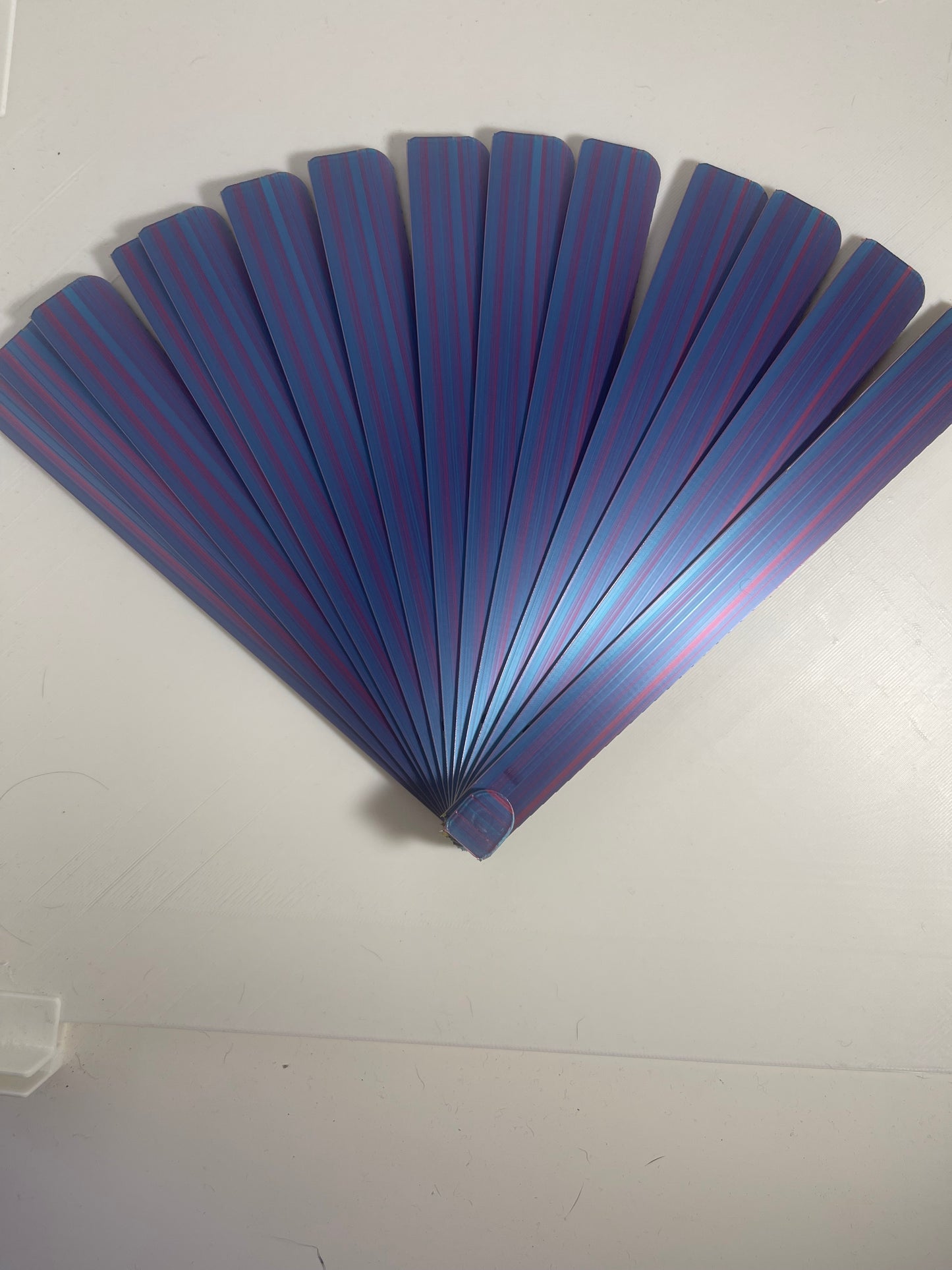 Collapsing folding hand fan