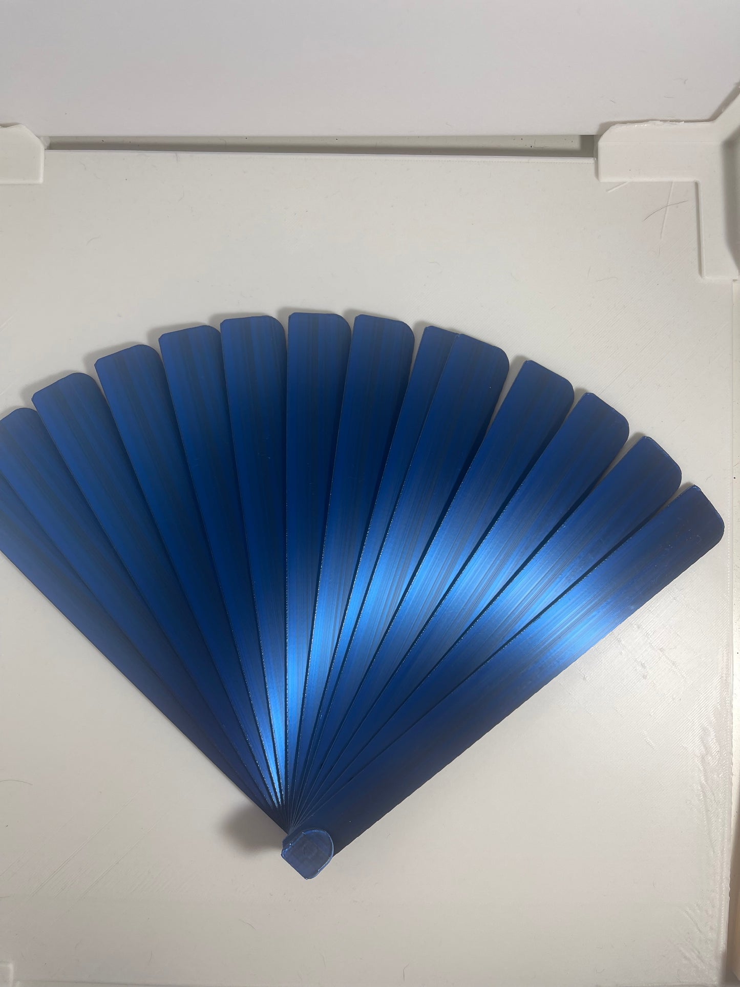 Collapsing folding hand fan